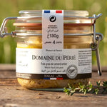 Pot à foie gras halal Domaine du Périé en bocal à fermoir métallique, étiquettes détaillées et ruban tricolore, posé sur bois avec thym au premier plan.