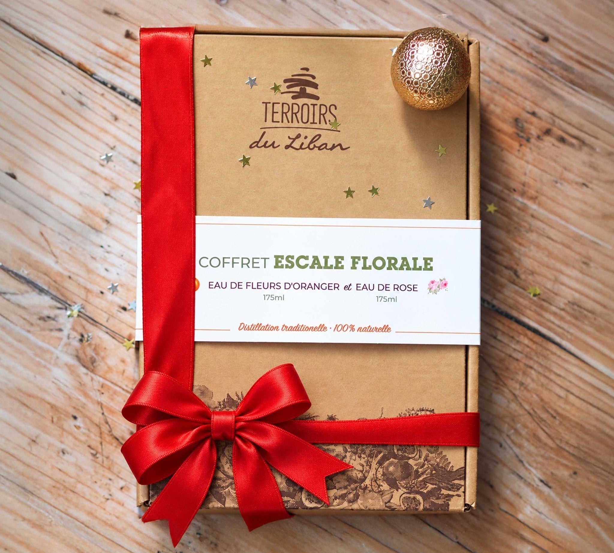 Coffret Escale Florale Terroirs du Liban fermé avec ruban rouge