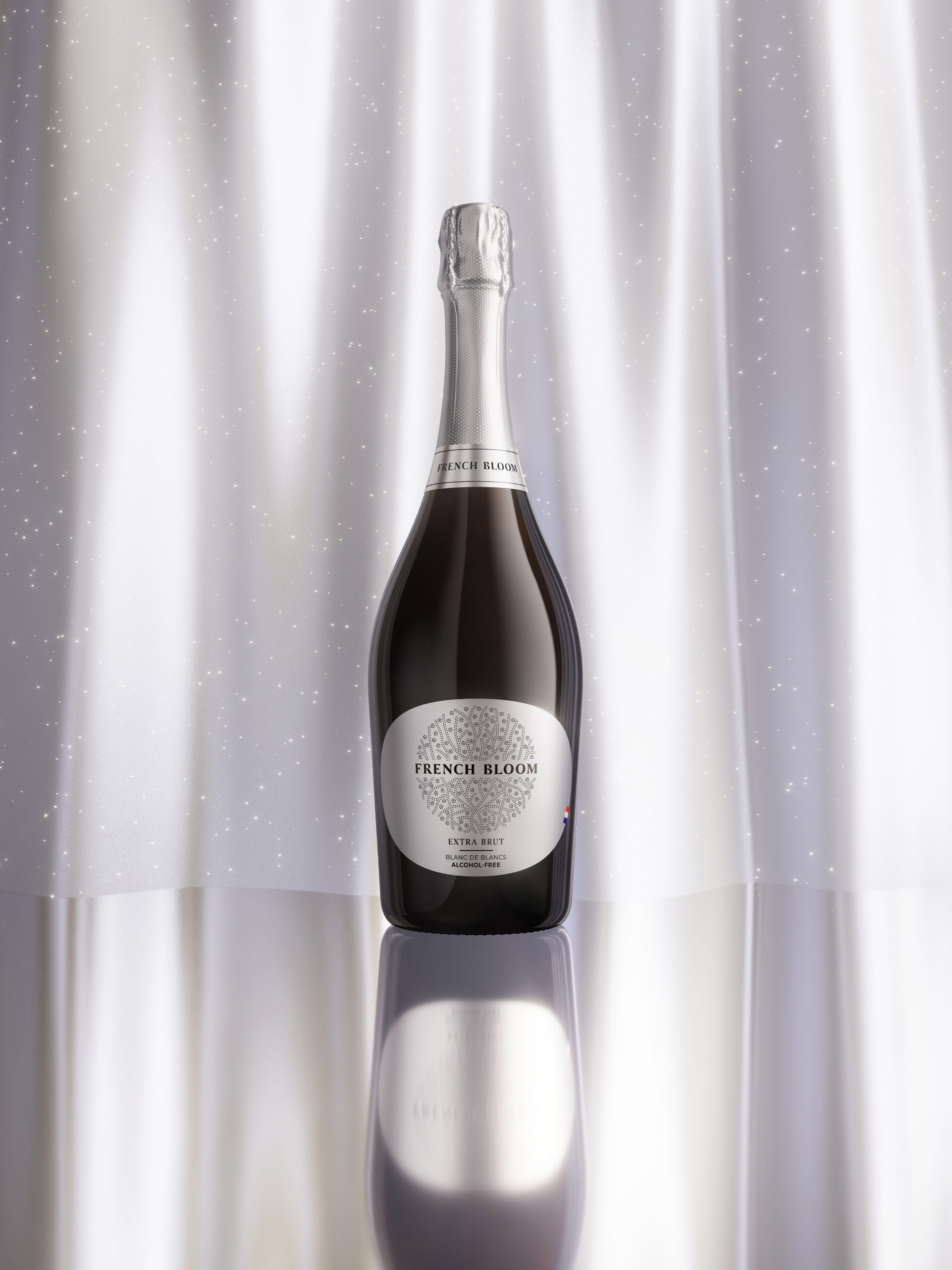 L'Extra Brut French Bloom sur fond argenté lumineux